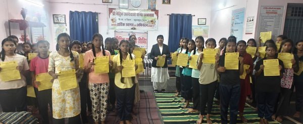 निःशुल्क कानूनी सहायता : न्याय सबके लिए संदेश के साथ छात्रावास में आयोजित हुआ विधिक जागरूकता कार्यक्रम