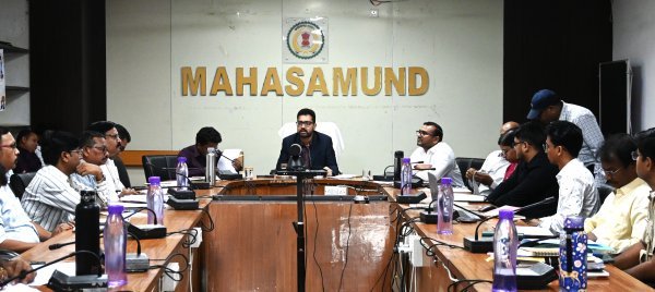 समीक्षा बैठक : कलेक्टर ने किसानों का एग्रीस्टैक पंजीयन जल्द पूरा करने के निर्देश दिए