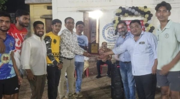 खेल के साथ समाज सेवा : जैन यूनिटी क्लब ने खिलाड़ियों को दी शीतल पेयजल की सौगात