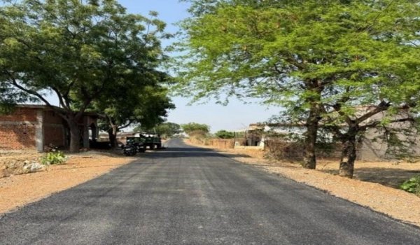 डीएमएफ सड़क : हजारों ग्रामीणों के जीवन को बनाया आसान
