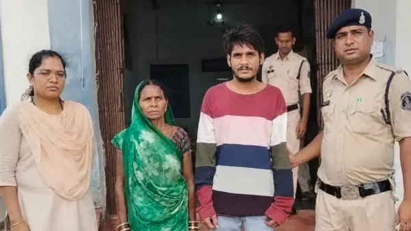 हत्या की साजिश : पहले कीटनाशक पिलाया, फिर फंदे पर लटकाया; मां-बेटे ने रची आत्महत्या की कहानी