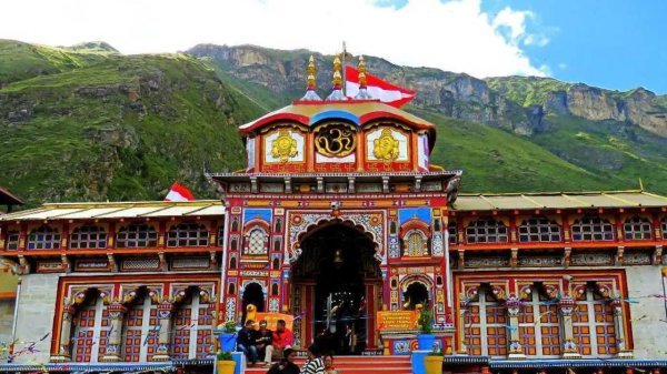 चंदा चोरी का हल्ला : अयोध्या के बाद अब बदरीनाथ धाम का मामला, सोशल मीडिया पर लगे गंभीर आरोप