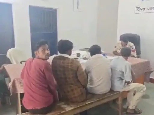 गैंगरेप : पति की बेबसी के सामने महिला से दरिंदगी, चारों आरोपी गिरफ्तार