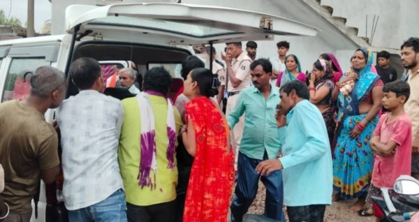 हादसा : एक पल में उजड़ गई परिवार की दुनिया घुरवा गड्ढे में डूबने से मासूम भाई-बहन की मौत