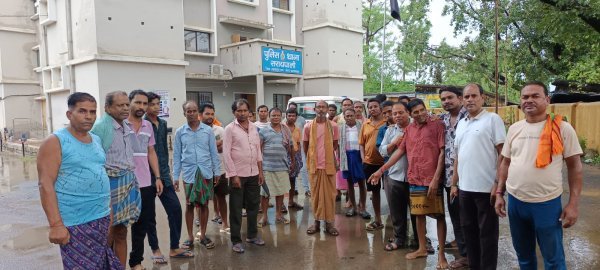 नशामुक्ति अभियान : गांव को नशे से बचाने निकले ग्रामीण, अवैध शराब कारोबार पर रोक लगाने की उठाई मांग