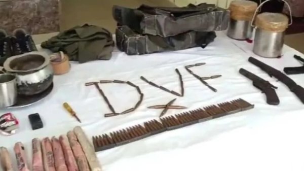 सुरक्षाबलों की कार्रवाई : माओवादियों के ठिकानों से AK-47 कारतूस और IED समेत भारी विस्फोटक बरामद