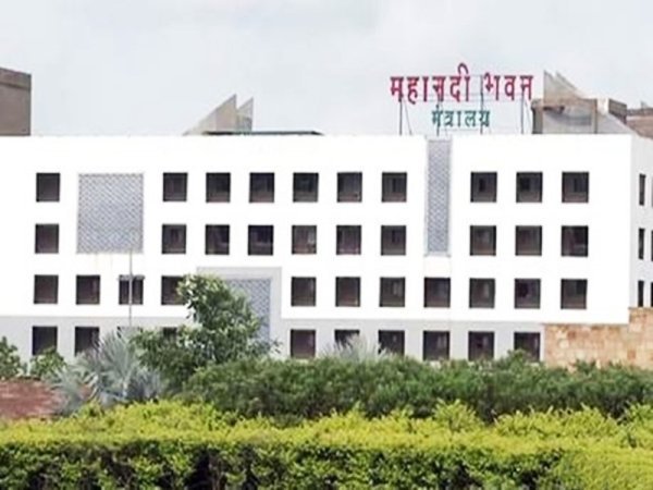 छत्तीसगढ़ में बड़ा प्रशासनिक फेरबदल : 5 IAS अधिकारियों के तबादले, विजय दयाराम के बने GPM के नए कलेक्टर