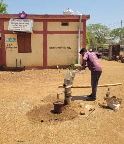 सुशासन तिहार : किसड़ी में हैंडपंप चालू, कुर्मीपाली में 120 मीटर गहरा नलकूप खनन पूरा
