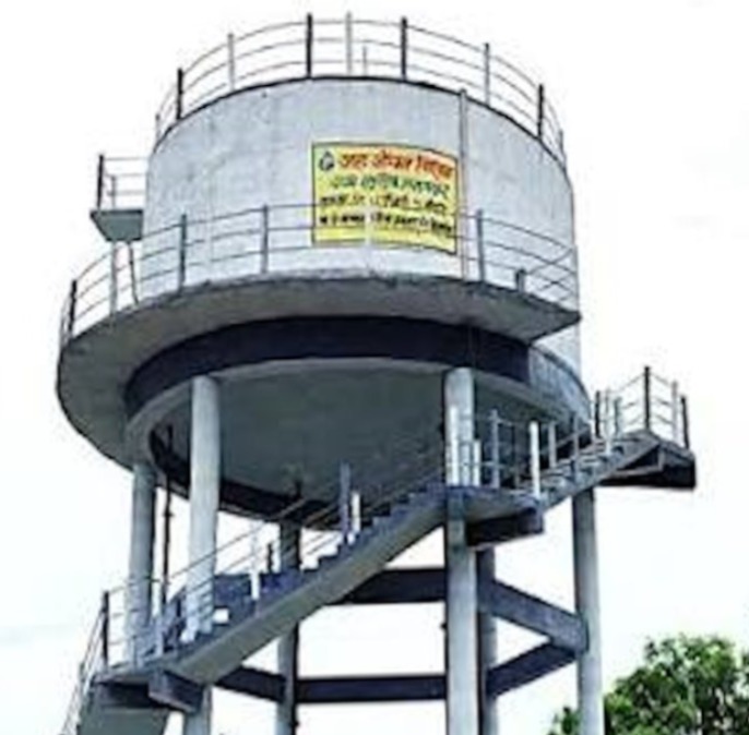 जल जीवन मिशन अधूरा से ग्रामीनों काे जल संकट