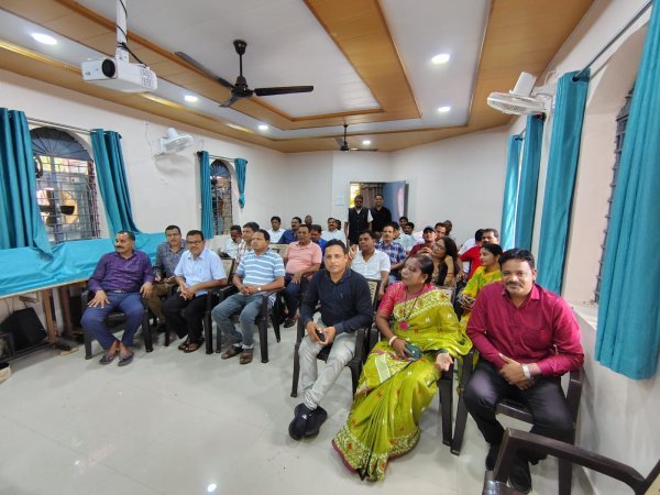 शिक्षकों के मुद्दों पर मंथन : टीचर्स एसोसिएशन महासमुंद की बैठक में शिक्षकों की लंबित मांगों पर हुई चर्चा