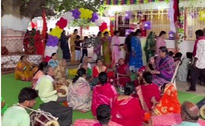 आस्था का सैलाब : माता शीतला की पूजा-अर्चना में जुटे श्रद्धालु, बागबाहरा क्षेत्र में भक्तिमय हुआ माहौल