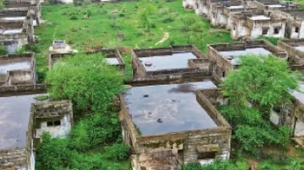 सरकारी आवासों पर सवाल : करोड़ों की योजना हुई बेकार, 17 साल बाद भी पूरा नहीं हुआ निर्माण