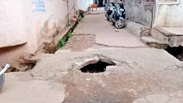प्रशासन की लापरवाही : खुले गड्ढों से बच्चों की सुरक्षा को लेकर नगरीय निकायों को सख्त निर्देश
