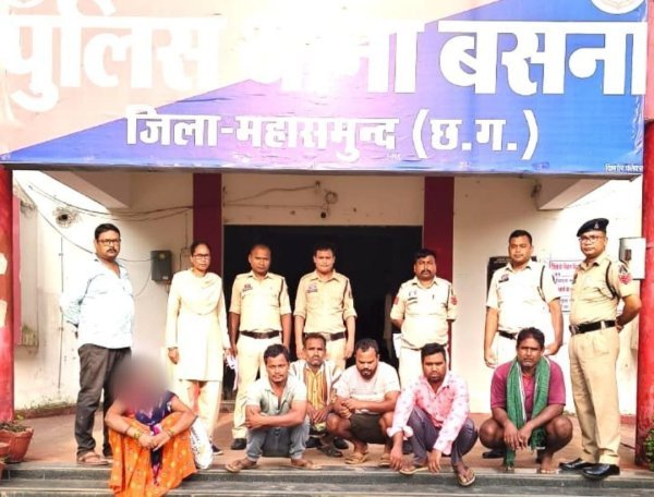 मेगा ऑपरेशन : 9 थानों की एक साथ रेड, भारी मात्रा में अवैध महुआ शराब जब्त, कई आरोपी गिरफ्तार