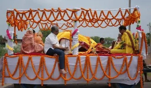 शोक : खैरागढ़ की प्रसिद्ध कामधेनु सौम्या नहीं रहीं, अंतिम दर्शन को उमड़े श्रद्धालु