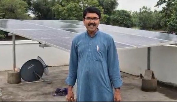 सरकारी योजना का असर : बस्तर में सौर ऊर्जा की मिसाल बने रघुचंद, अब घर में मिल रही मुफ्त बिजली