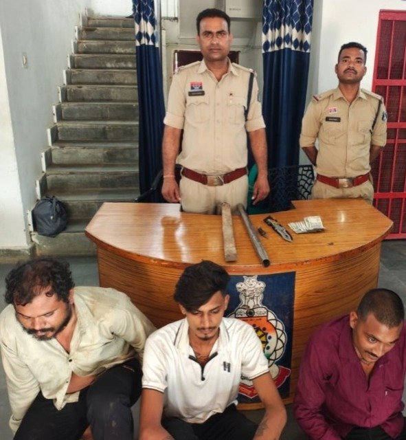 लूटकांड : बिलासपुर के गहलोत ढाबे में चाकू की नोक पर लूट, तीन आरोपी गिरफ्तार