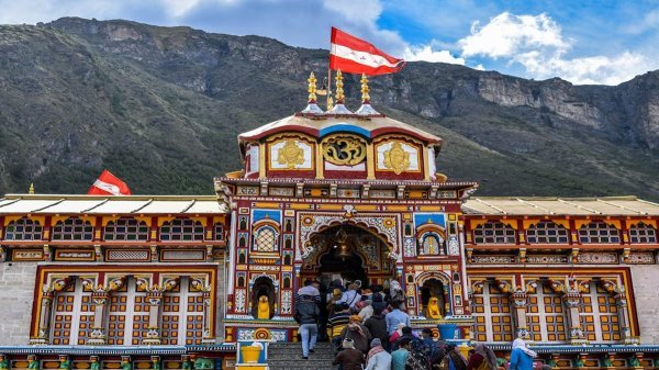 बद्रीनाथ धाम चढ़ावा चोरी : मंदिर समिति का PA गिरफ्तार, SIT की बड़ी कार्रवाई