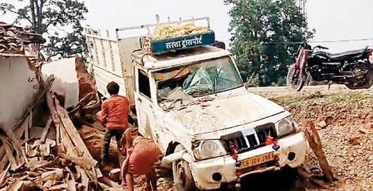 टला हादसा : चालक को आई झपकी, पिकअप घर में घुसा बाल-बाल बचा परिवार