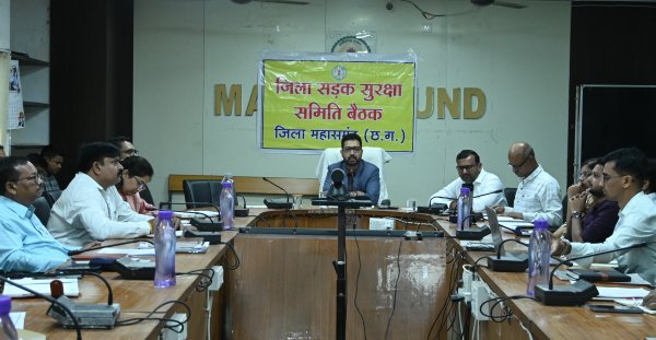 नई दिशा : सड़क हादसों को रोकने पर प्रशासन की तैयारी, मवेशी और ओवरलोड वाहनों पर होगी कार्रवाई
