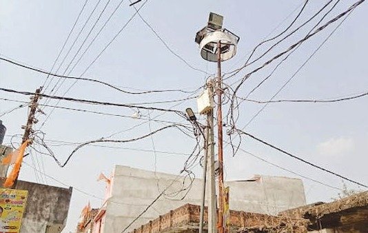 बिजली व्यवस्था पर सवाल : बारिश से पहले पिथौरा में लगातार कटौती से लोग परेशान