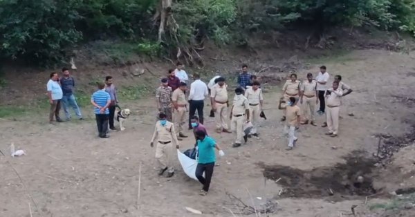 अंधविश्वास : गड़े धन के लालच में कारोबारी की हत्या नदी किनारे दफन मिला शव, नरबलि हत्याकांड
