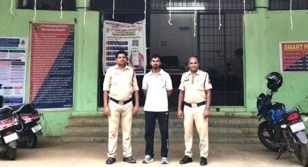 ऑनलाइन ट्रेडिंग के नाम पर ठगी : ब्लैक राइस बेचने के चक्कर में 28 लाख गंवाए, दिल्ली से एक और आरोपी गिरफ्तार