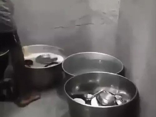 ढाबा का वीडियो वायरल : टॉयलेट के अंदर धोए जा रहे थे ग्राहकों के बर्तन, खाद्य विभाग ने थमाया नोटिस