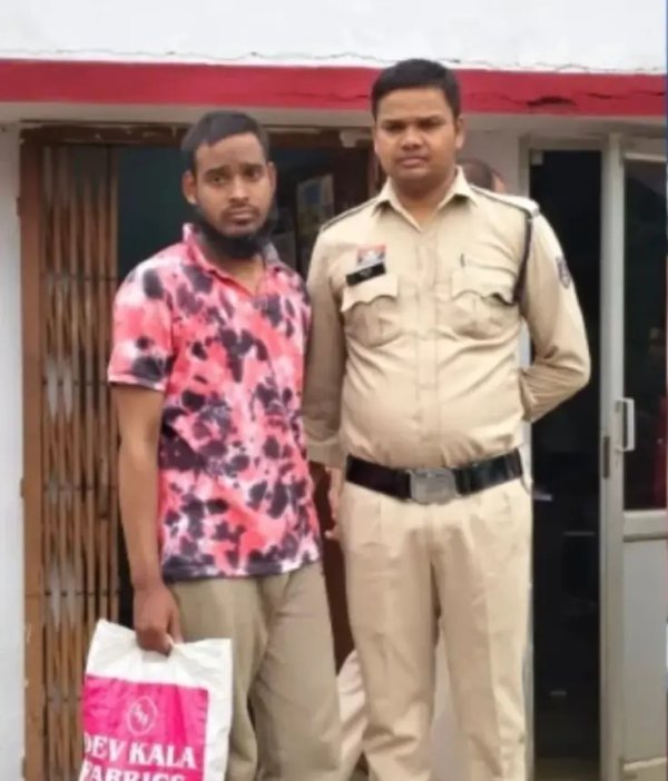खुलासा : RRB परीक्षा में नकल की चाल नाकाम, अंडरगारमेंट में मोबाइल छिपाने वाला अभ्यर्थी गिरफ्तार