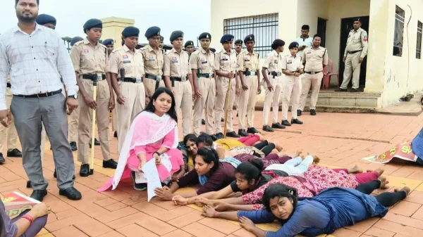 शिक्षक भर्ती को लेकर D.Ed अभ्यर्थियों का बड़ा प्रदर्शन, दण्डवत् रैली से सरकार को घेरा