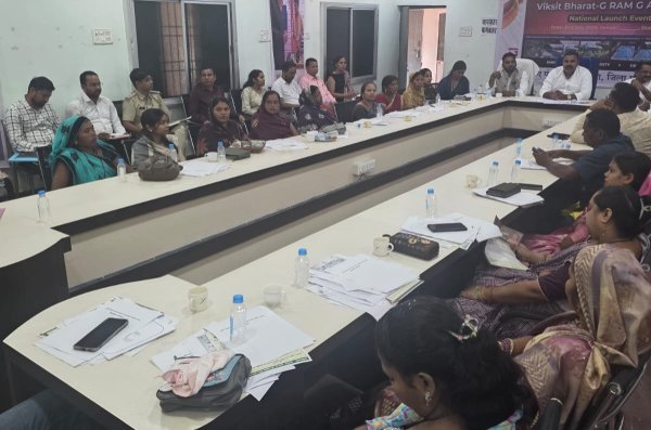 उठे सवाल : श्रम विभाग पर बरसे जनप्रतिनिधि, प्रवासी मजदूर की मौत के बाद मुआवजे में देरी पर जताई नाराजगी