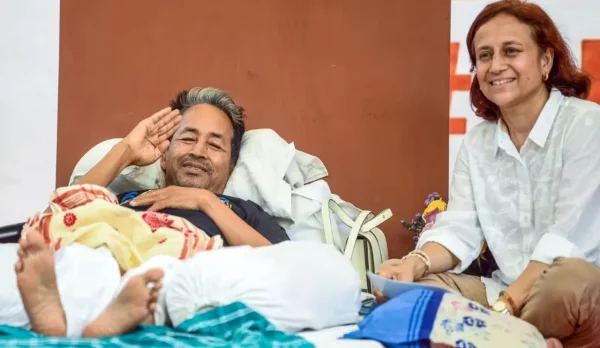 अनशन तोड़ने से मना : सोनम वांगचुक की तबीयत नाजुक, डॉक्टरों की सलाह के बावजूद इलाज लेने से इनकार