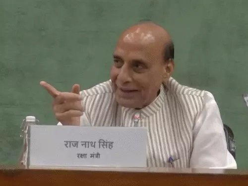 संसद का मानसून सत्र: सर्वदलीय बैठक में बागी सांसदों को बुलाने पर विपक्ष का वॉकआउट