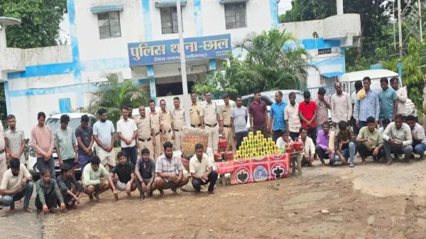 ऑपरेशन अंकुश : रायगढ़ में 5 जुआ फड़ों पर छापा, 33 गिरफ्तार