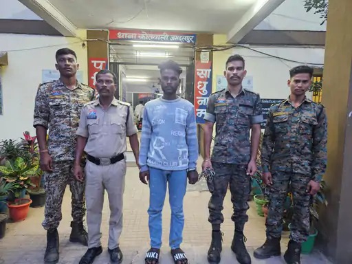 चाकू लेकर घूमता युवक गिरफ्तार