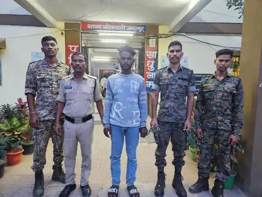 एक्शन : जगदलपुर में दहशत फैलाने वाले युवक पर शिकंजा, धारदार चाकू के साथ पकड़ा गया