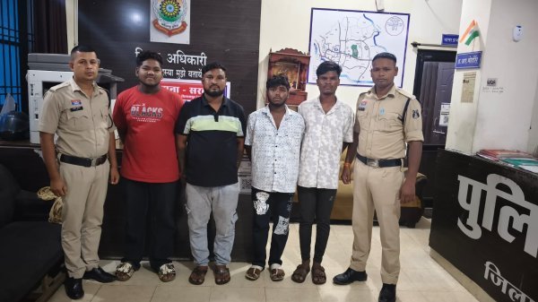 बड़ी कार्रवाई : कानून-व्यवस्था बिगाड़ने वालों पर शिकंजा, सरकंडा पुलिस ने चार आरोपियों को किया गिरफ्तार