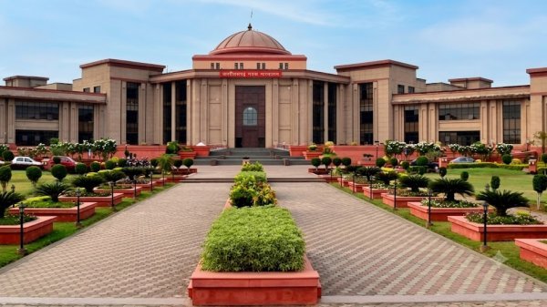 शराब घोटाला : ओवरटाइम स्कैम में चार आरोपियों को हाईकोर्ट से नियमित जमानत