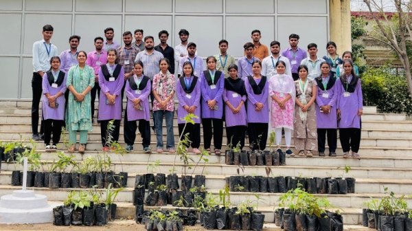 आत्मनिर्भरता की ओर कदम : कृषि महाविद्यालय के विद्यार्थियों ने तैयार किए 700 से अधिक फलदार और सजावटी पौधे
