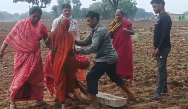 मऊगंज में पट्टे की जमीन को लेकर विवाद : पीड़ित परिवार ने पुलिस पर लगाया FIR न दर्ज करने का आरोप, SP-IG से न्याय की गुहार
