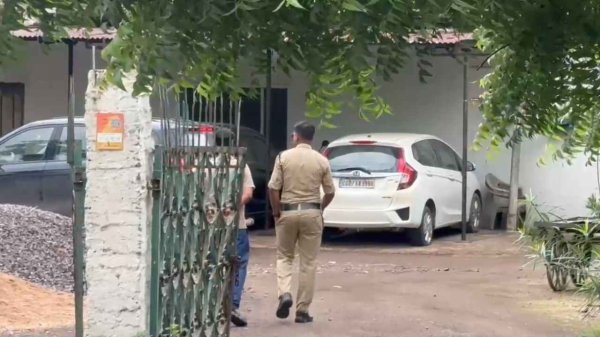 ED और IT का बड़ा छापा : कारोबारी राजकुमार सराफ के ठिकाने पर सुबह-सुबह पहुंची टीम