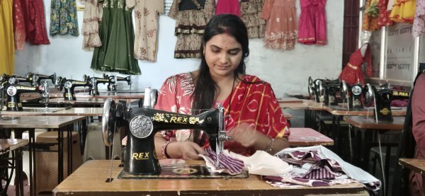 प्रशिक्षण : मुख्यमंत्री कौशल विकास योजना से बदली नीलिमा की जिंदगी, सिलाई से बनीं आत्मनिर्भर