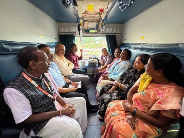 बस्तर की लोकसंस्कृति की गूंज दिल्ली तक, राष्ट्रपति से मुलाकात करेगा जनजातीय दल