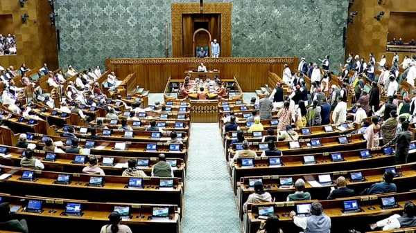 संसद में आज फिर गूंजेगा हंगामा : पेपर लीक बिल पर आर-पार के मूड में सरकार और विपक्ष