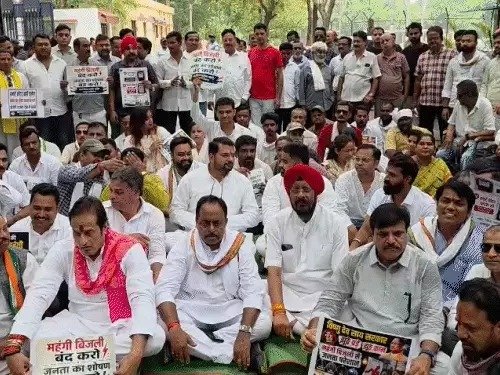 कांग्रेस में संगठनात्मक सख्ती, नेताओं की हर राजनीतिक गतिविधि पर रहेगी PCC की नजर