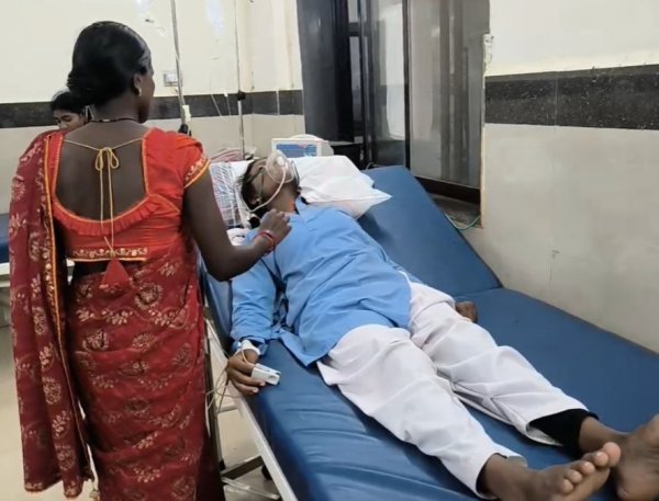 हड़कंप : खाली पेट रहने से बिगड़ी तबीयत? स्कूल में पांच छात्राएं हुए बेहोश, एक रेफर