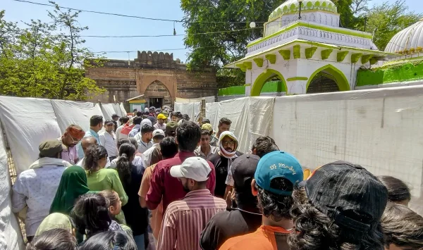 भोजशाला विवाद : सुप्रीम कोर्ट के रुख के बाद प्रशासन एक्शन में, वैकल्पिक जगह नमाज पर भू-स्वामियों का भारी विरोध