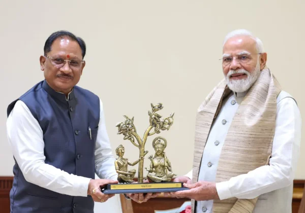 PM मोदी से मिले सीएम विष्णु देव साय, बस्तर विजन और विकास परियोजनाओं पर हुई अहम चर्चा