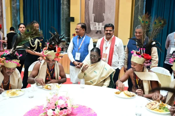 राष्ट्रपति भवन में बस्तर की संस्कृति का सम्मान, प्रतिनिधिमंडल का आत्मीय स्वागत बना यादगार पल