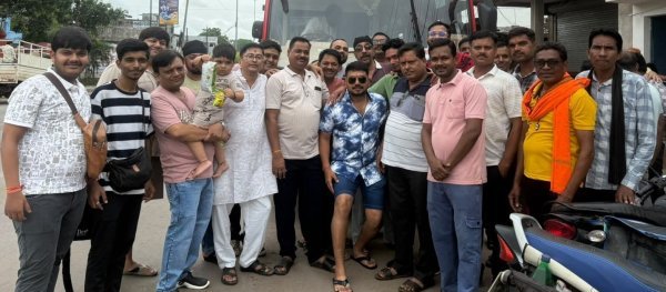 बागबाहरा से देवघर रवाना हुआ 52 सदस्यीय कांवरिया दल, 27 साल पुरानी परंपरा निभाएंगे शिवभक्त